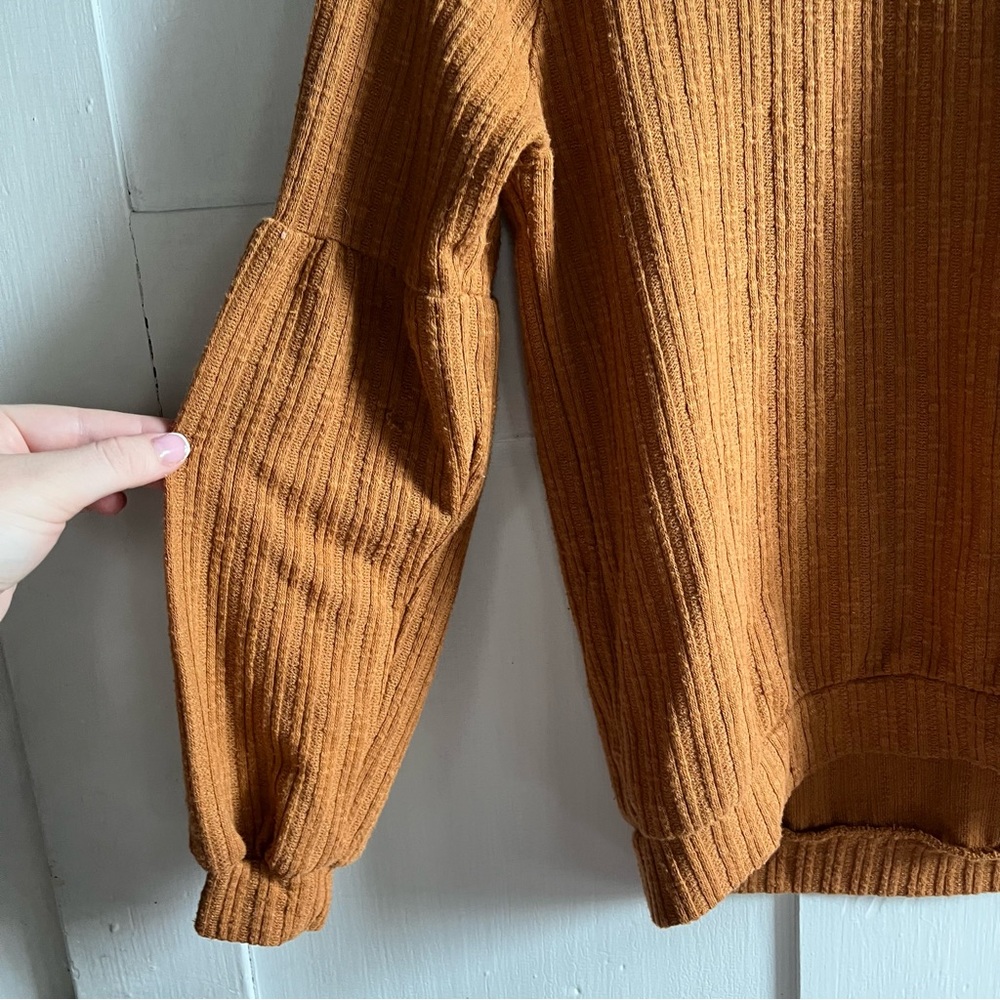 Light Sweater - Picture 2 of 5